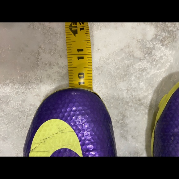 Nike Mercurial Vapour soccer cleats. 4Y Used with scuffing. - Picture 4 of 7